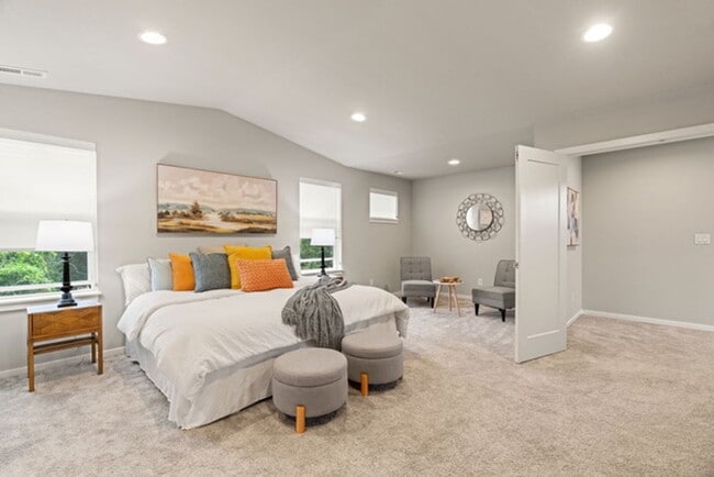 Building Photo - Listed For Rent