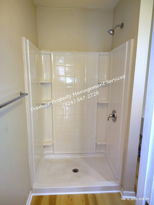 Building Photo - 602 Sheffield Ave