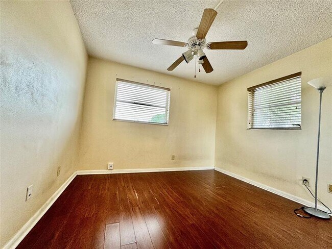 Building Photo - 2471 SW 82nd Ave