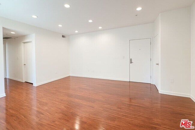 Building Photo - 12132 Hart St