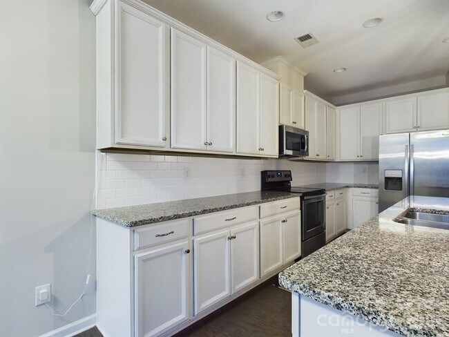 Building Photo - 6624 Berewick Commons Pkwy