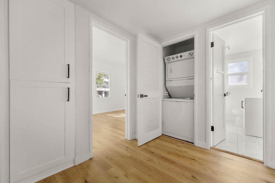 Building Photo - 8734.5 Belford Ave