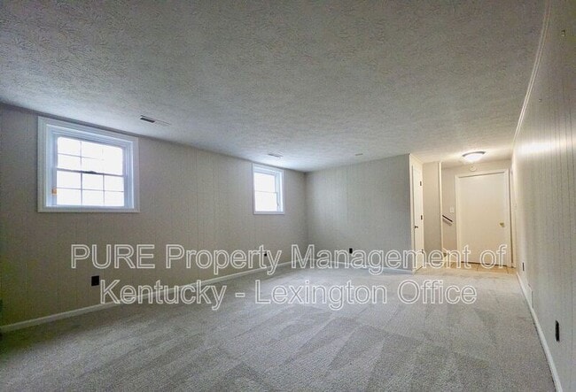 Building Photo - 3462 Lansdowne Dr