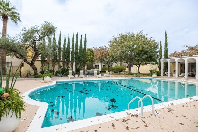 Building Photo - 6502 N Central Ave