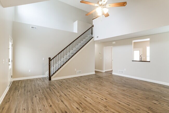 Building Photo - 6048 Shreven Dr