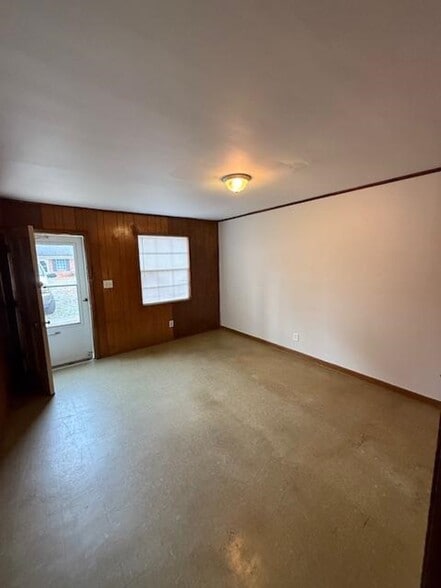 Building Photo - 230 Liberty Rd