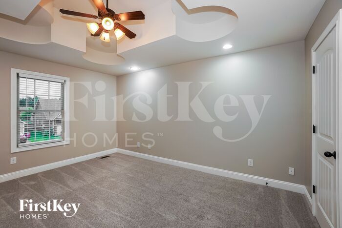 Building Photo - 3756 Silver Fox Ln
