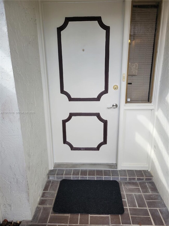 Building Photo - 6963 SW 40th St