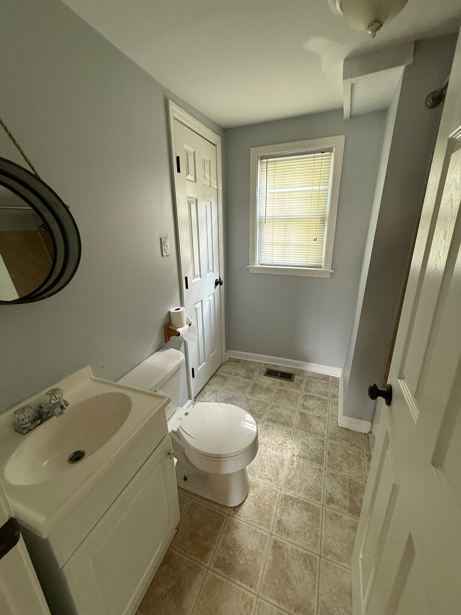 Downstairs shared bathroom - 1624 Porter Ave