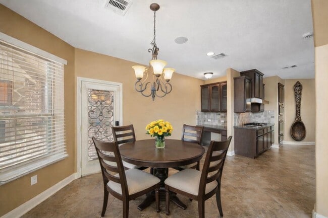 Building Photo - 14318 Red Creek Cove Ln