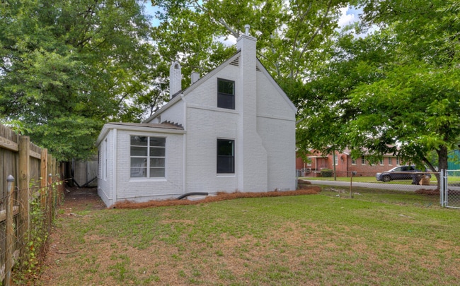 Building Photo - 1210 Murphy St