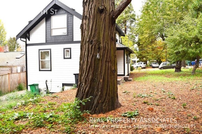 Building Photo - 2125 N 90th St