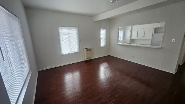 Building Photo - 228 S Tower Dr