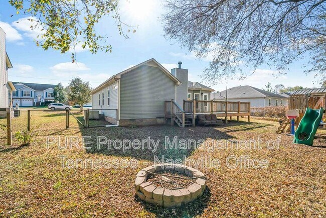 Building Photo - 1630 Lillian Cir