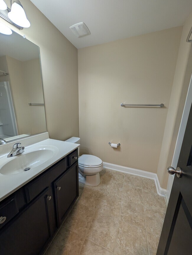 Building Photo - 716 Carneros Ci