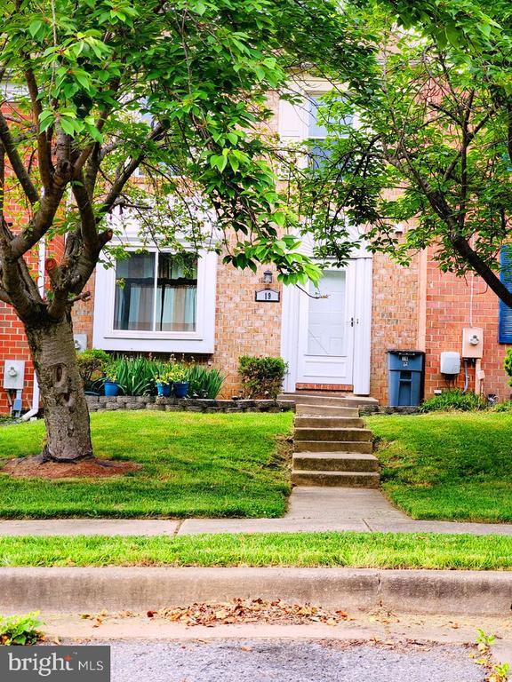 Building Photo - 19 Island Run Ct