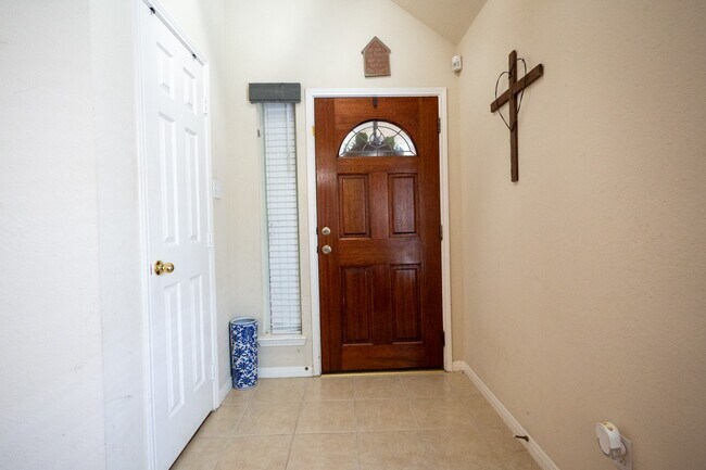 Building Photo - 2834 Falcon Knoll Ln