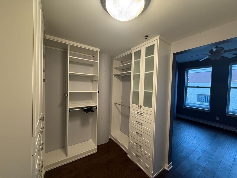 Building Photo - 401 N 2nd St