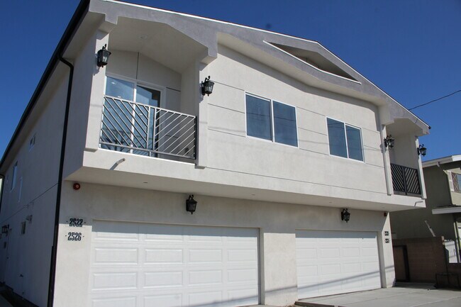 2520-2522 Front - 2520 Delaware St