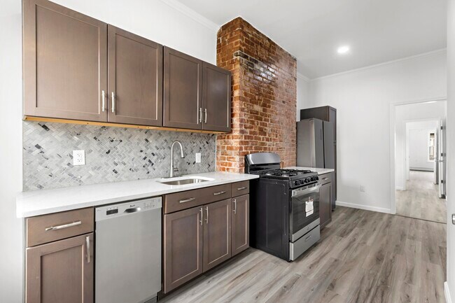 Building Photo - 20 Saint Pauls Ave