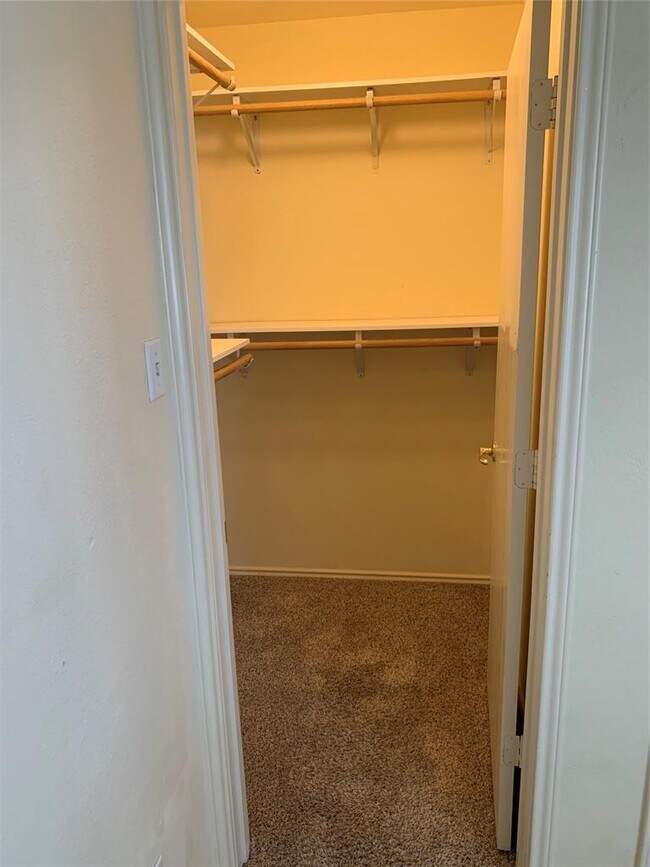 Building Photo - 11904 Lima Dr