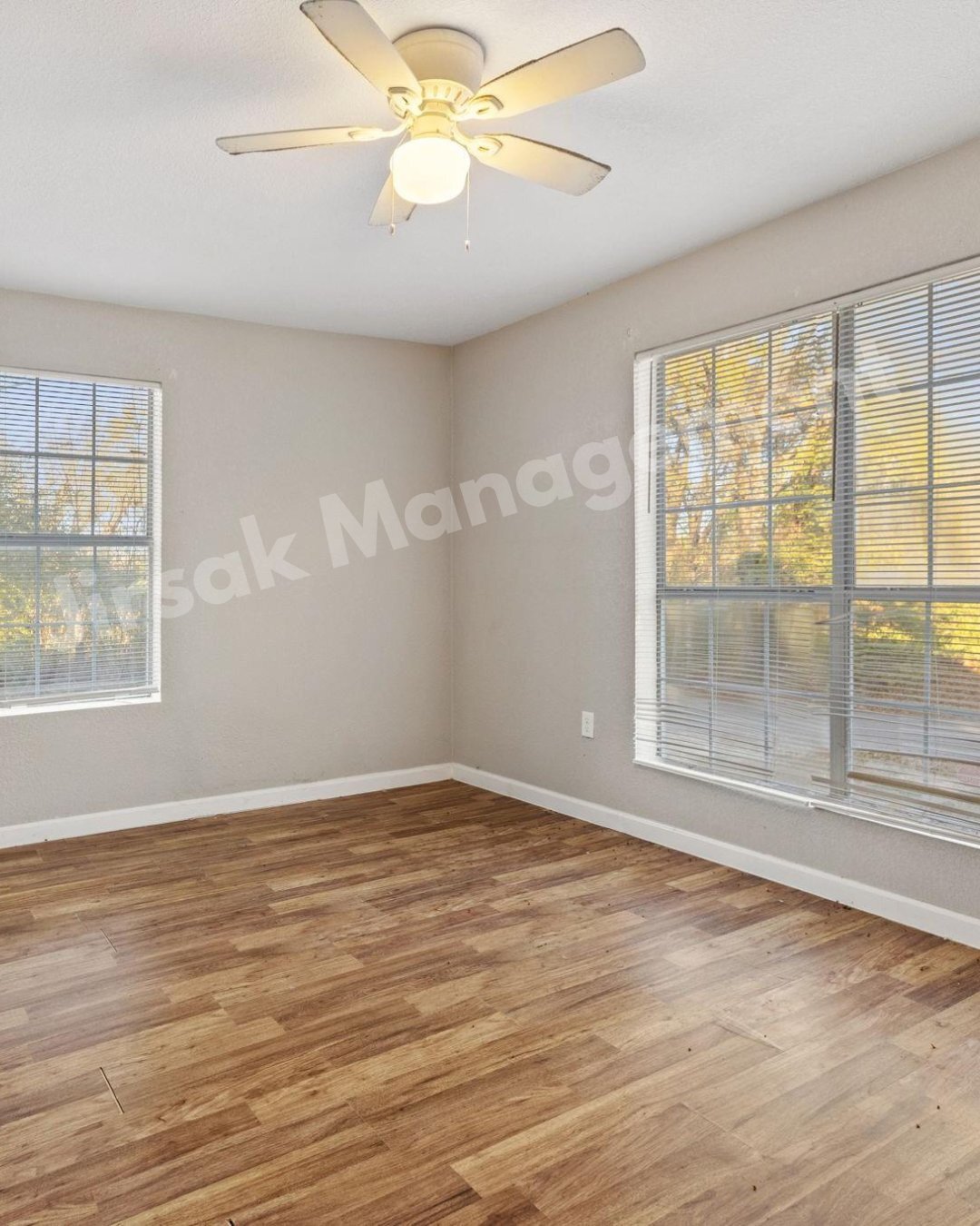 Building Photo - 202 S Dunbar Ln