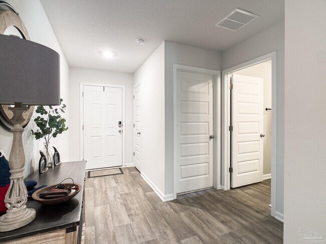 Building Photo - 10505 Queens Gate Cir