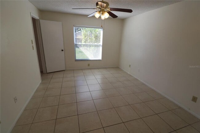 Building Photo - 5017 Oakshire Dr