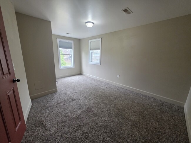 Building Photo - 4582 Maiden Ln