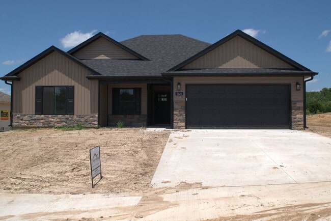 Building Photo - New construction three-bedroom 2-bathroom Home In Tuscany Ridge!