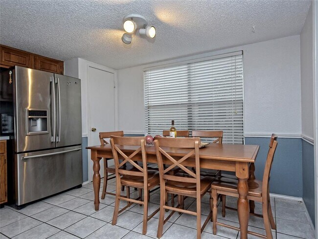 Building Photo - 7801 Palacios Dr