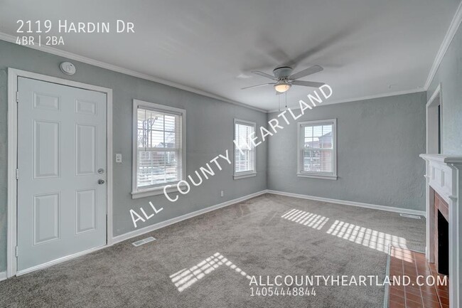 Building Photo - 2119 Hardin Dr