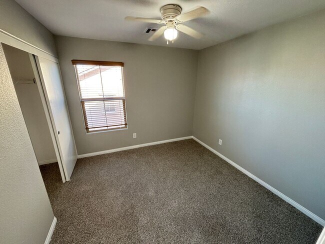 Building Photo - Beautiful 4Bed/3Bath/2Car home located between Summerlin/Providence area