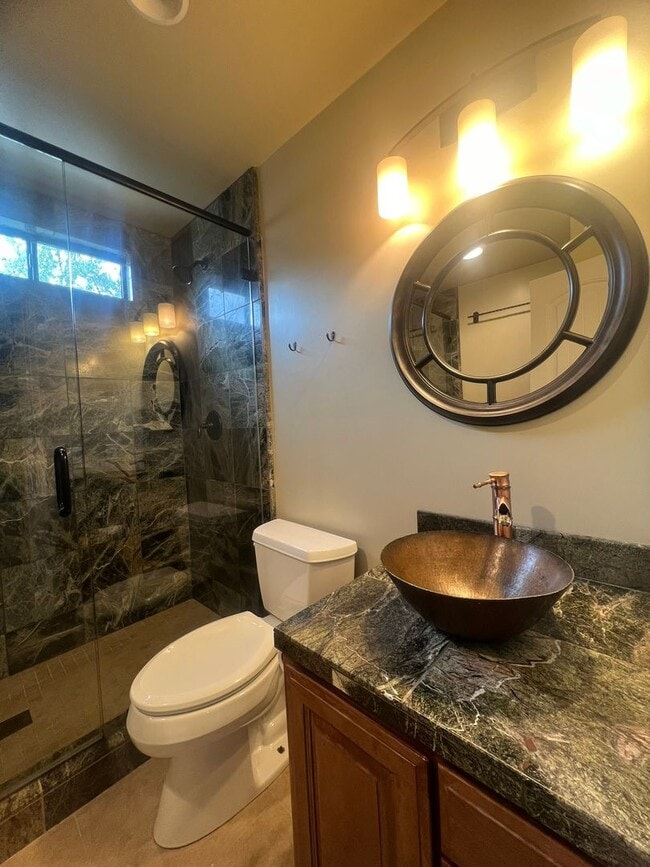 Building Photo - Cozy three bedroom two bath in Lake Wildwood