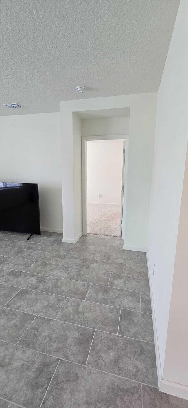 Building Photo - 528 Seafoam Cir
