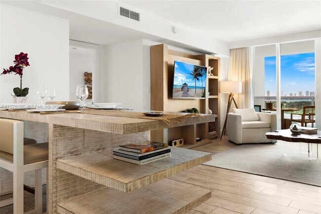 Building Photo - 102 24th St