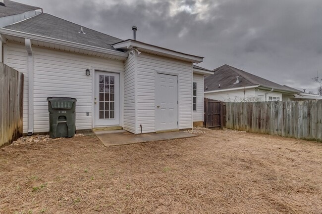 Building Photo - Available Now - East Tuscaloosa