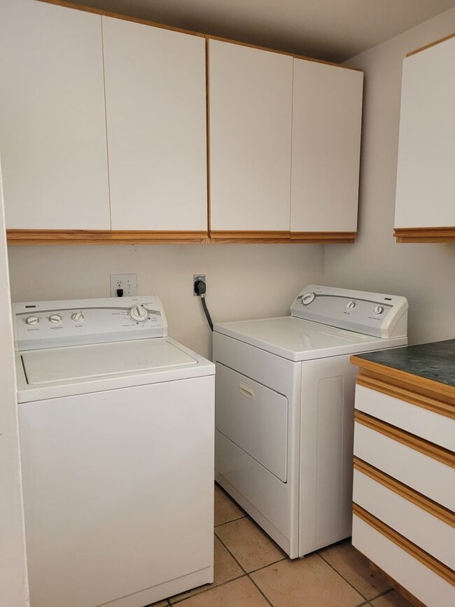 Building Photo - 1/2 OFF JUNE RENT - House in Ephrata