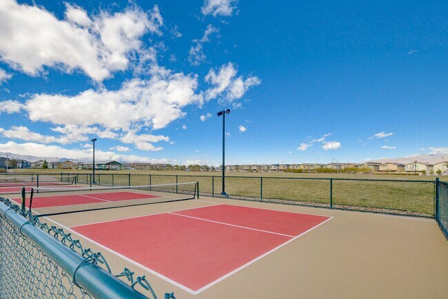 Building Photo - Gated community Located within the Valley Vista Master Plan. 4 Bed 3 Bath features and Open and i...