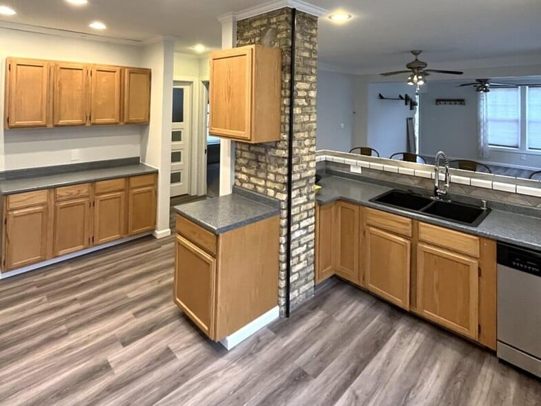 Kitchen - 1825 N 58th St