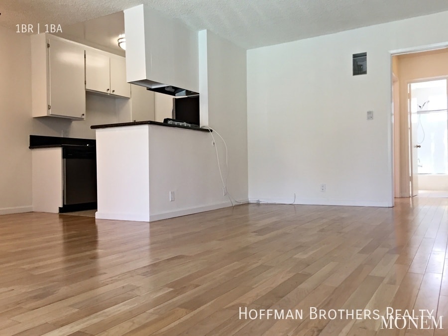 Building Photo - 1808 N Harvard Blvd