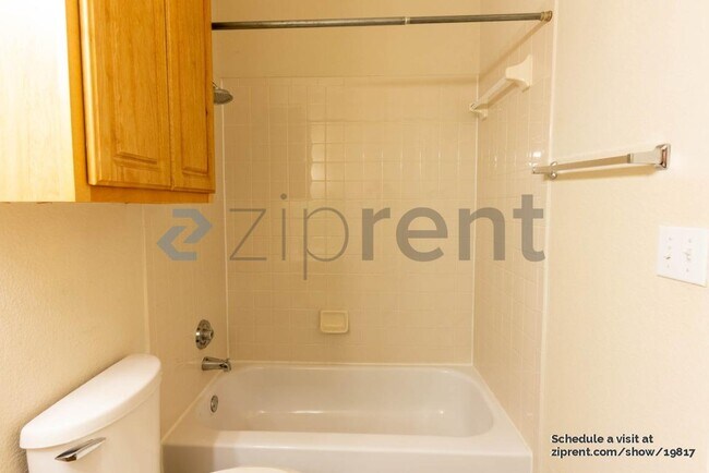 Building Photo - 12245 Abbey Glen Ln