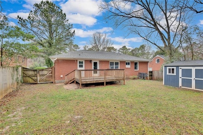 Building Photo - 2015 E Camellia Dr