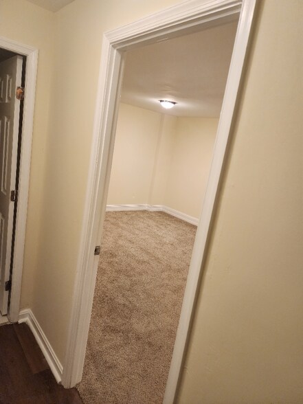 Building Photo - 1005 Chillum Rd