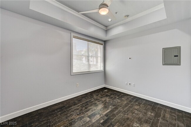 Building Photo - 75 E Agate Ave