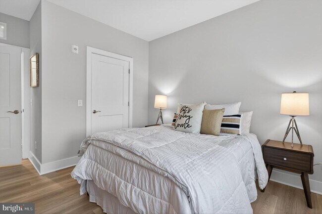 Building Photo - 76 Old Mill Bottom Rd N