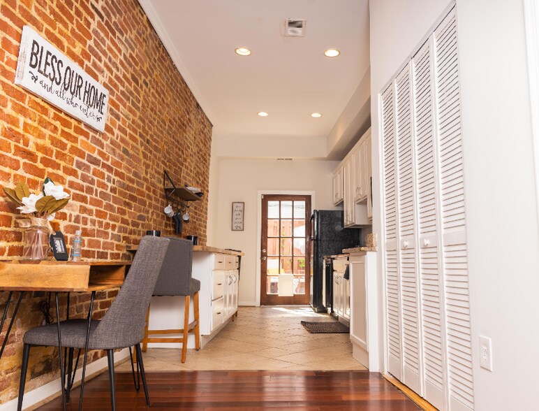 Building Photo - 222 Florida Ave NW