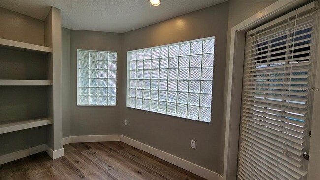 Building Photo - 18720 Oak Way Dr