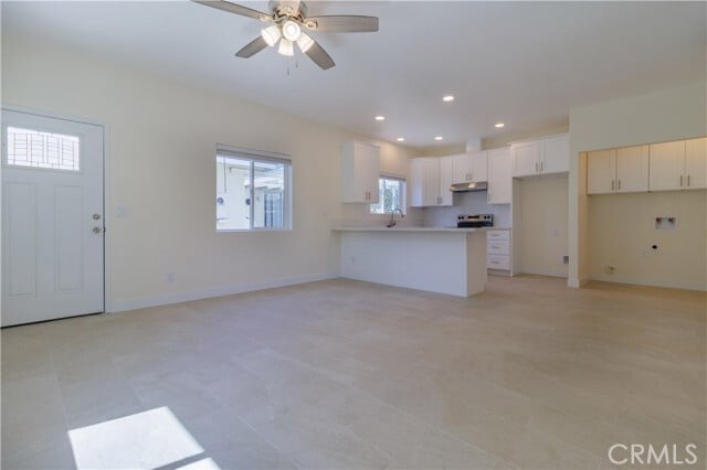 Building Photo - 750 N Bonita Ct