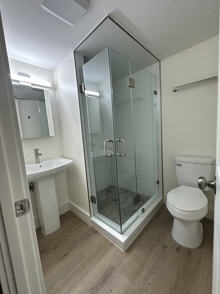 Building Photo - 401 Airport Ave E